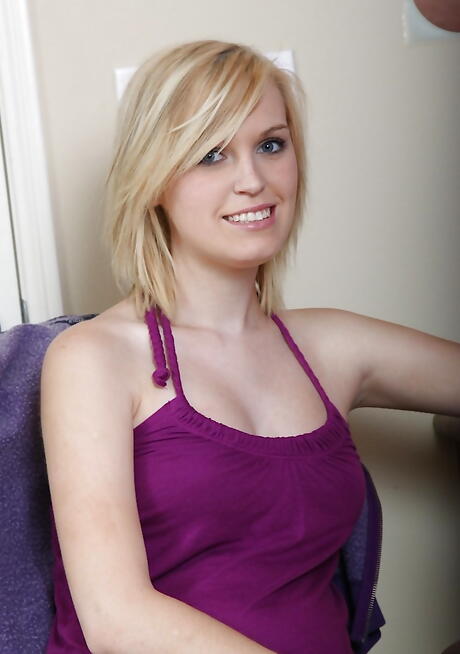 Gracile american blond teen Amanda Bryant in fancy shorts exposes big hooters and spreads her legs 